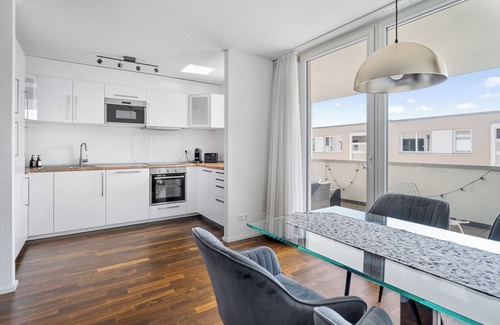 Boeblingen Apartment | Charming 3 Room Apart ROLF BENZ I Centre of Böblingen I Family I AC I Homeoffice