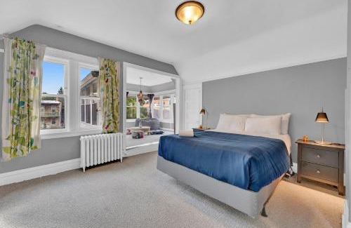 Andersonville House | Charming 3bd Bungalow in Vibrant Andersonville home