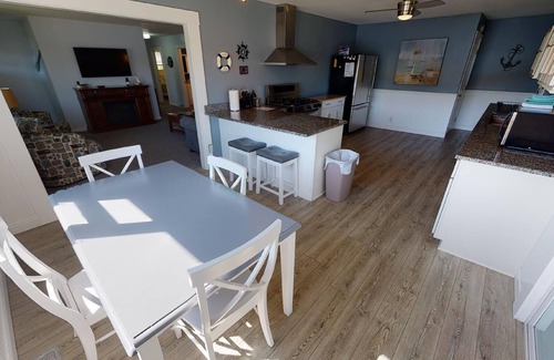 Logan House | Charming 4-bed cottage with hot tub and stunning lake views in beautiful Logan.