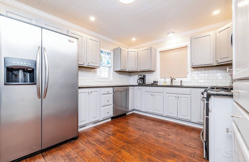 Lake Dalecarlia House | Charming 4-bedroom house in peaceful Private Lake Dalecarlia w OUTSTANDING views