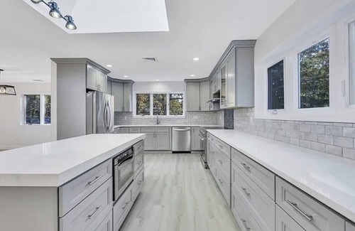 East Patchogue House | Charming 4 bedroom home with pool, basketball court, in superb East Patchogue