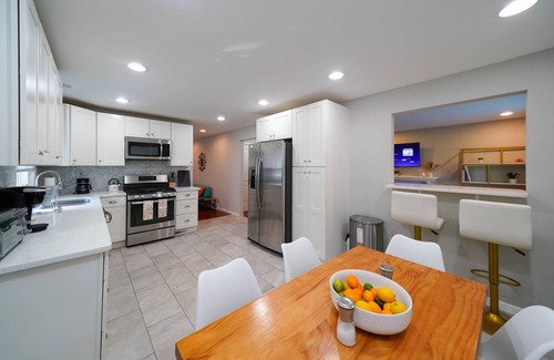 Beverly Hills House | Charming 4-bedroom house on a half-acre lot in a beautiful neighborhood.