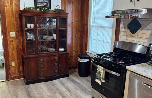 Marksville House | Charming 4-bedroom bed & breakfast in Marksville with AC, WiFi and full Kitchen.