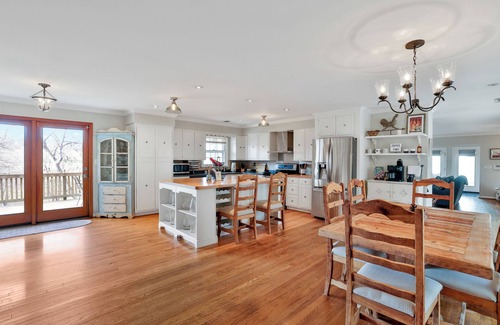 The Plains House | Charming 4-bedroom house with WiFi, Pool, 8+acres in Historic Hunt Country Va.