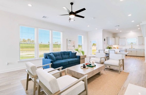 Gonzales House | Charming 4-bedroom house with WiFi and AC in welcoming Gonzales