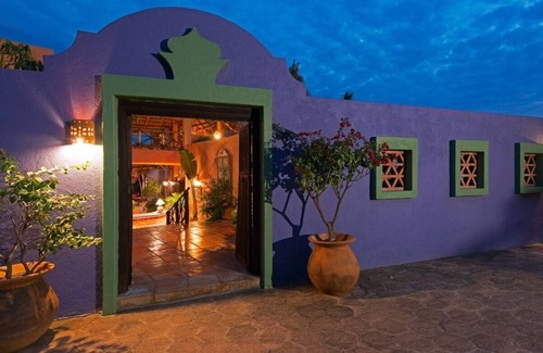 La Punta Villa | Charming 4BR La Punta Villa overlooking Manzanillo Bay with infinity pool