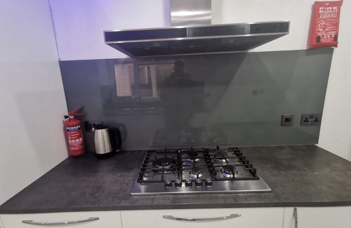 Seisdon House | Charming 5-Bed House in Birmingham