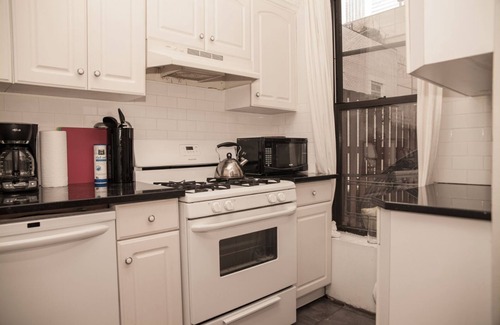 Midtown East House | Charming 5BR/3BA Haven in NYC!