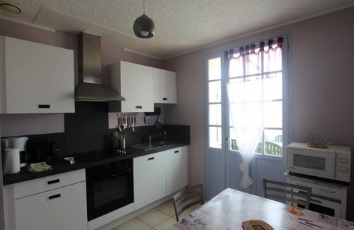 Saint-Denis-du-Payre Cottage | Charming 70s Renovated House with Garden, Bikes, and Close to Nature Reserve