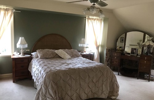 Mount Rankin House | Charming Accomadation $190 x 2 guests in Queen room & ensuite & balconey