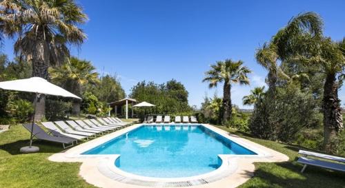 Poco Barreto Villa | Charming Algarve Villa Villa Quinta Luz 9 Bedrooms Large Pool & Snooker Table Silves