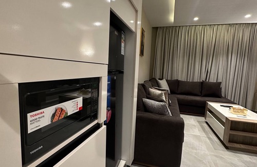 Al Swaifyeh Apartment | Charming Amman Apartment with Modern Amen