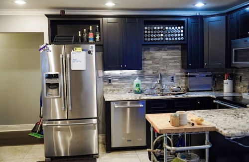 Pontchartrain Park House | Charming and comfortable 2-bedroom house that sleeps 6 with a gym.