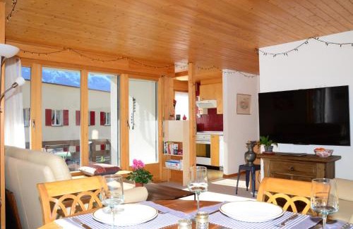Murren Apartment | Charming and cosy apartment (sleeps 4-6 people) in a beautiful mountain village