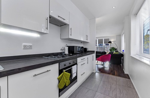 Seven Sisters Apartment | Charming and Modern 2 BR Flat