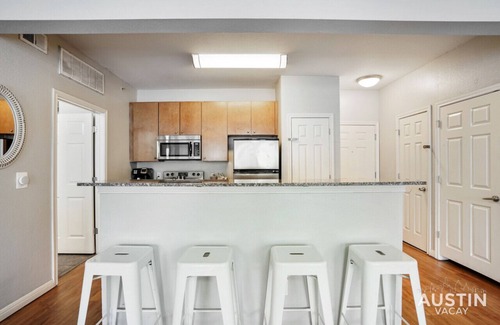 West Campus Apartment | Charming and Spacious Apt in Austin with a Pool!