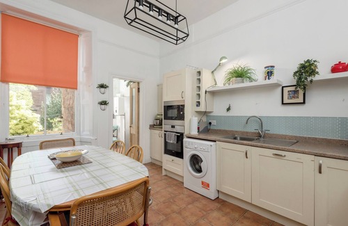 Marchmont Apartment | Charming and spacious two-bedroom apartment. Sleeps 4.