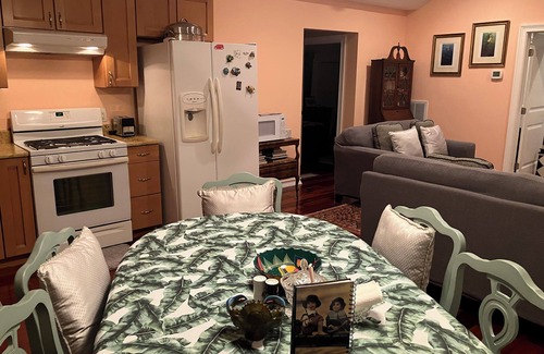 Durants Neck Cottage | Charming and unique waterfront 3 BR 2 BA beach house on the Albemarle Sound
