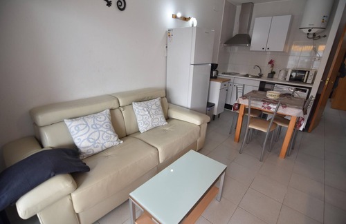 Santa Margarida Apartment | Charming Apartment in Roses, Costa Brava: Near the Beach, with Terrace, Garage, and All Amenities