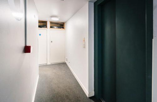 Lansbury Apartment | Charming Apartment in the Church near Canary Wharf