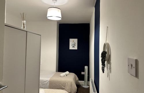 Huyton Apartment | Charming Apartment Near Broad Green Hospital