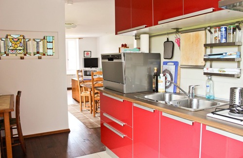 Goudargues Apartment | Charming Apartments in the Mas de Soleil (Gîte "Viva")