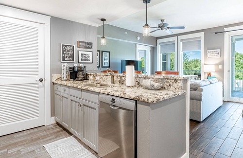 Baytowne Wharf Condo | Charming Baytowne Wharf 1BR/2BA+Bunk Room