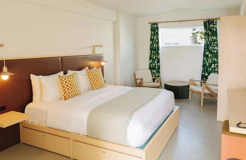 San Jacinto Hotel | Charming Beachside Room Close to Historic Attractions + Dining Spots