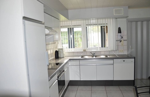 Opglabbeek House | Charming Belgian Getaway, vakantiewoning in Oudsbergen - 3 Bedrooms & Garden