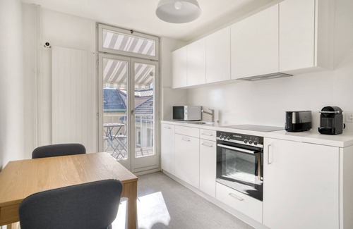 Breite Apartment | Charming Breite 3 Room w/Washer & Storage, nr Market, by Blueground