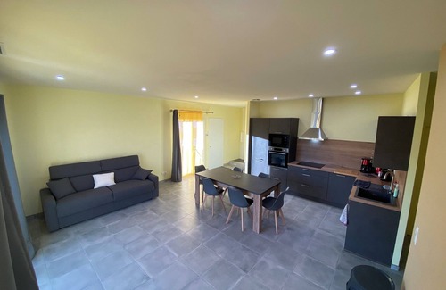 Trevillach Apartment | Charming bright apartment with large living room and 2 bedrooms - Comfort guaranteed