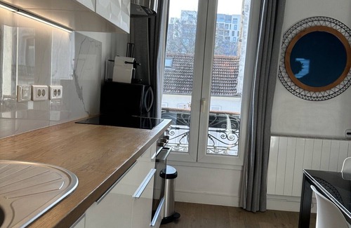 Louis Bertrand-Mirabeau-Semard Apartment | Charming bright 2P on the outskirts of Paris