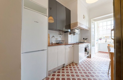Alcantara Apartment | Charming & Bright Apartment - Arty Belém