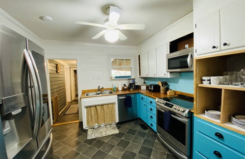 Travelers Rest House | Charming Bungalow On Main St & the Swamp Rabbit Trail with Private Pool