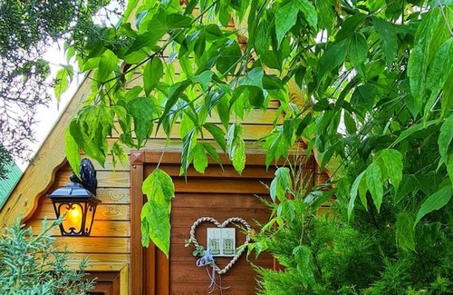 Cinarcik Apartment | Charming Bungalow in Cinarcik with Shared Garden