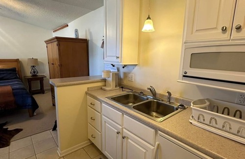 Eminence Villa | Charming Bunk House Suite in Eminence with AC/Heat, Kitchenette & full bath