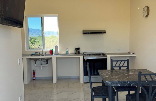 La Paz House | Charming 'CasaAzul 3-bedroom house with Starlink WiFi, AC in welcoming San Pedro