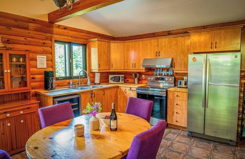 Notre-Dame-de-la-Merci Cottage | Charming 3-bedroom cottage in fantastic Notre-Dame-de-la-Merci with WiFi, AC