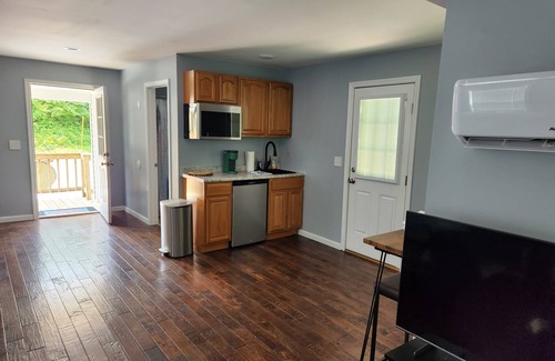 Celina Cabin | Charming cabin, above Dale Hollow Marina