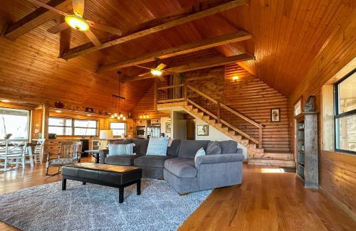 Mt. Sherman House | Charming Cabin with Hot Tub, Fire Pit and Views!