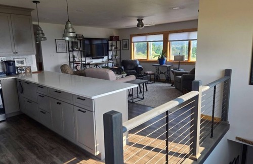 Naples House | Charming Carriage House with Breathtaking Canandaigua Lake Views