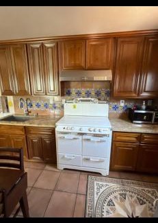 Southeastern Sacramento Villa | Charming Casita all too yourself near Midtown, Train and Freeway