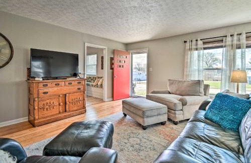 Cave City House | Charming Cave City Vacation Rental with Fire Pit!