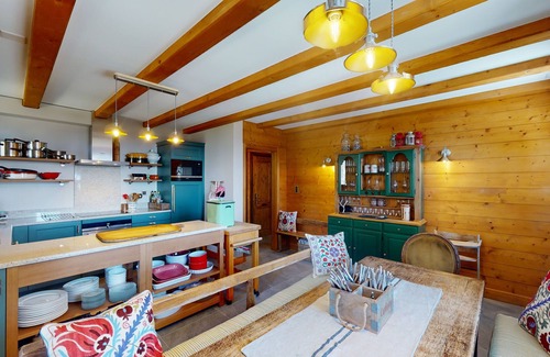 Villars-sur-Ollon Ski Chalet | Charming Chalet - Walk to Piste & Villars Centre! Style & Comfort 5 Bed/4 Bath!