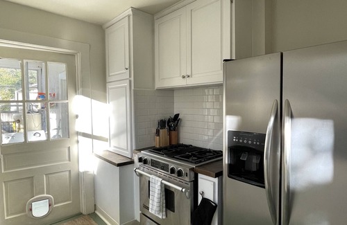 Fairhope Cottage | Charming Coastal Cottage in Fairhope, steps away from Mobile Bay