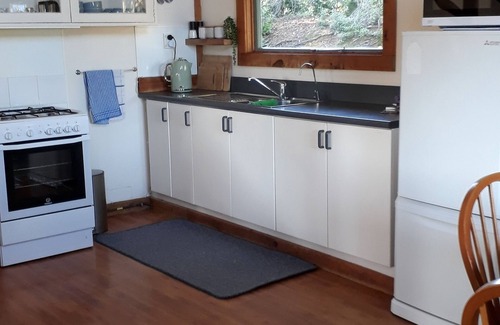 Tasman House | Charming Coastal Country Cottage, Nelson Coastal Barnstay