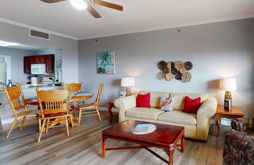 Waterside Village Condo | Charming Condo at Waterside with Shared Pool, Hot Tub, Free WiFi, and AC