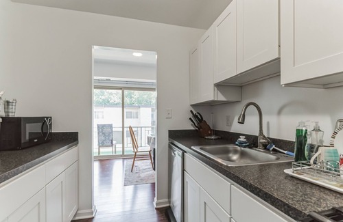 North Bethesda Condo | Charming Condo in North Bethesda by RedAwning