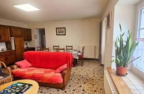 Vernou-sur-Brenne Cottage | Charming Cottage near Loire Castles, Vouvray Vineyards, and Nature Trails