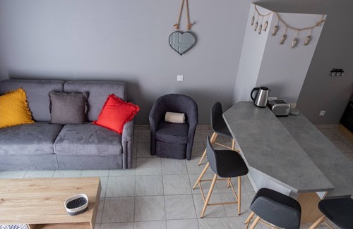 Eygalieres Other | Charming cottage 2/4 people in a quiet area with outdoor swimming pool and spa